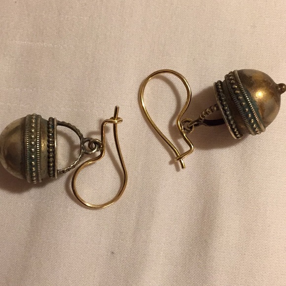 ANTIQUE VICTORIAN ACORN EARRINGS - Picture 3 of 3